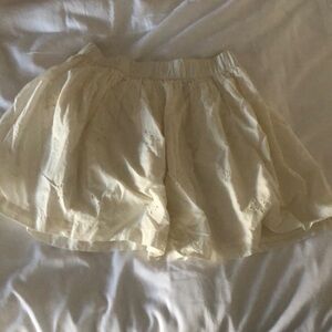 Gap kids cream colored girls skirt.